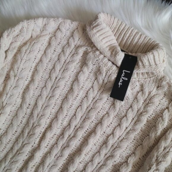 NWT Lulu's Beige Cable Knit Oversized Chunky Turtleneck Sweater Size XS - Picture 5 of 11